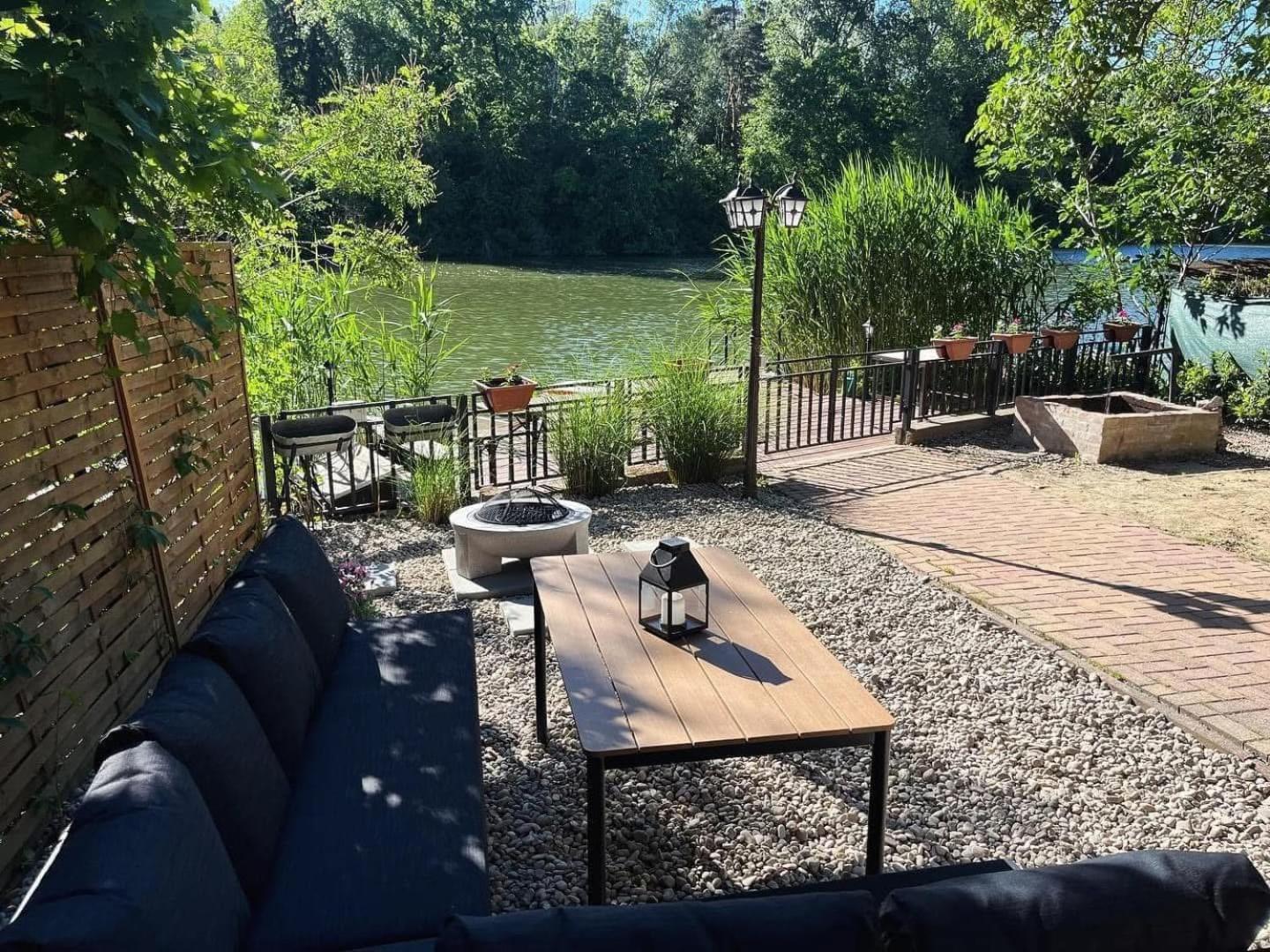 Csuka48 Apartman Szarvas Exteriör bild