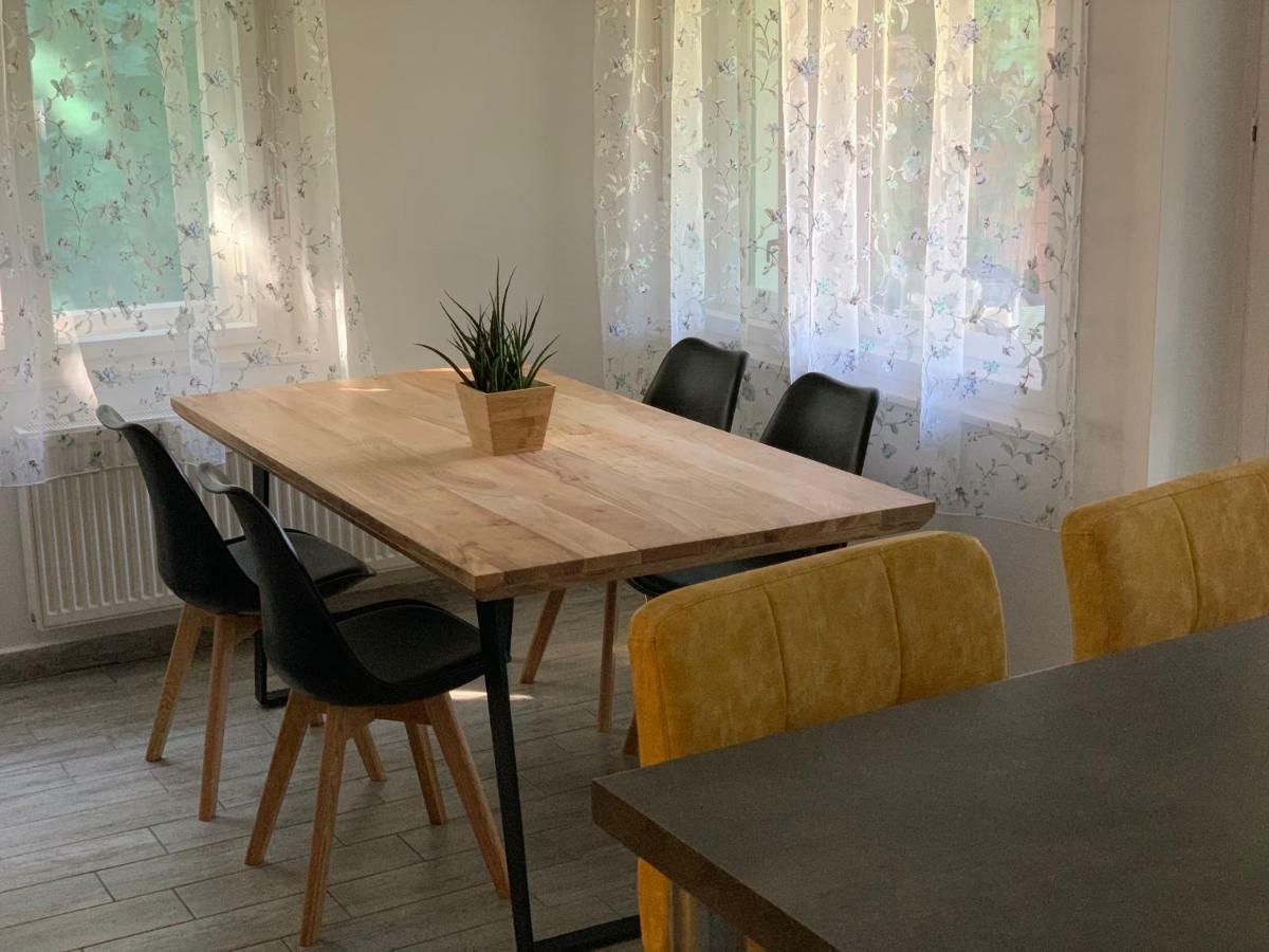 Csuka48 Apartman Szarvas Exteriör bild